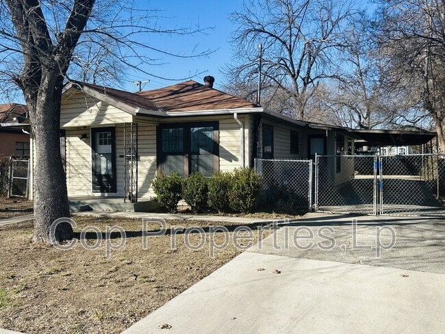 255 Cumberland Rd in San Antonio, TX - Foto de edificio - Building Photo