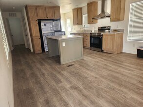 3015 E Leroy Ave in Kingman, AZ - Building Photo - Building Photo