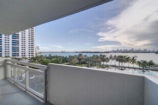 1500 Bay Rd, Unit S1014 in Miami Beach, FL - Building Photo