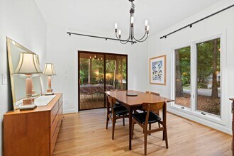 129 Ironwoods Dr in Chapel Hill, NC - Building Photo - Building Photo