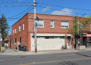 2402 Dufferin St in Toronto, ON - Building Photo - Primary Photo