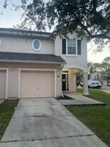 5260 Collins Rd in Jacksonville, FL - Building Photo