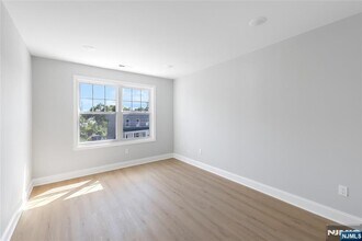 110 Madison St in Passaic, NJ - Building Photo - Building Photo