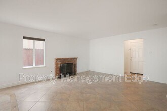 30352 Sierra Madre Dr in Temecula, CA - Building Photo - Building Photo