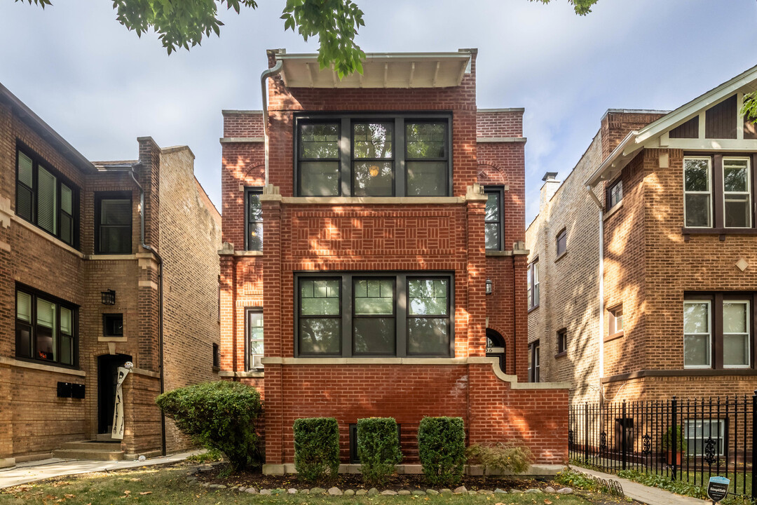 3936 N Lawndale Ave in Chicago, IL - Building Photo