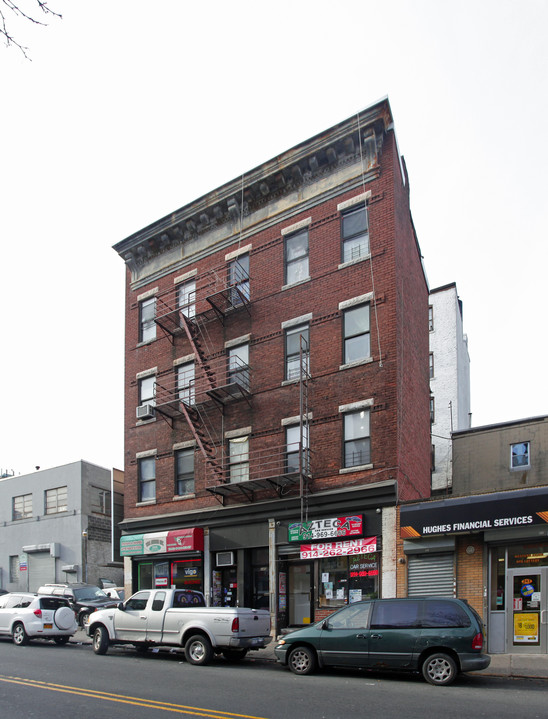 245 New Main St in Yonkers, NY - Building Photo