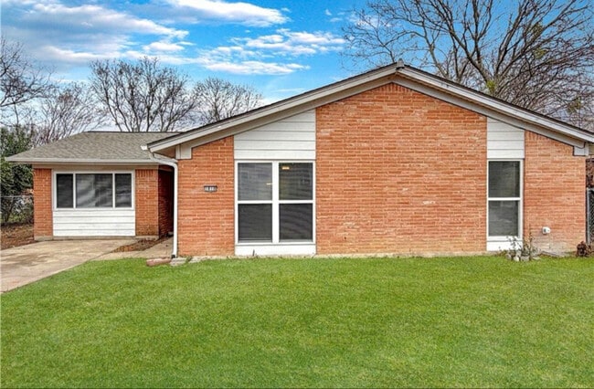 property at 1810 Clarawood Dr