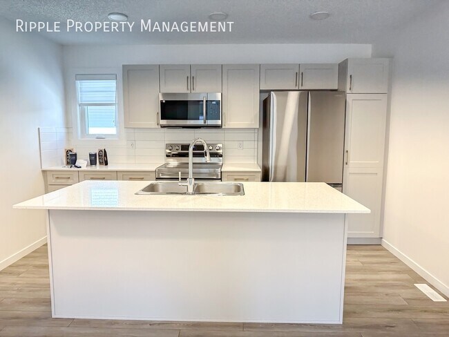 1025 Secord Promenade in Edmonton, AB - Building Photo - Building Photo
