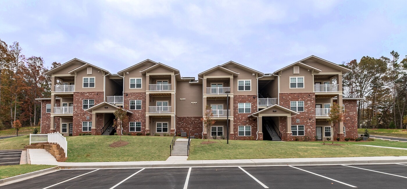 Sutton Terrace in Clarkesville, GA - Building Photo