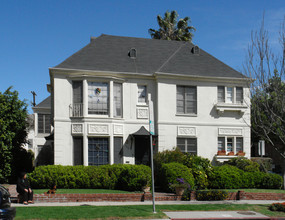 158-168 S Elm Dr in Beverly Hills, CA - Building Photo - Building Photo