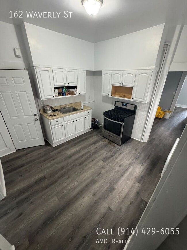 property at 162 Waverly St