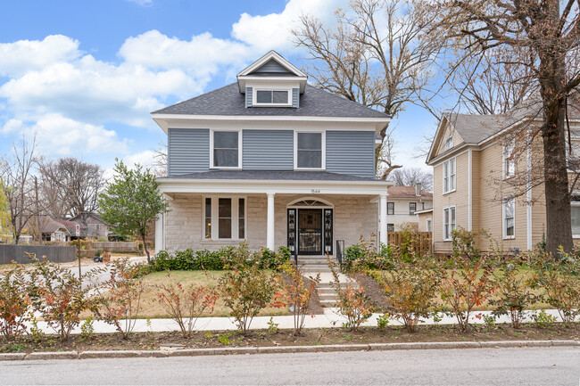 1544 Court Ave in Memphis, TN - Foto de edificio - Building Photo