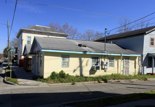 1001 E Gwinnett St in Savannah, GA - Foto de edificio - Building Photo