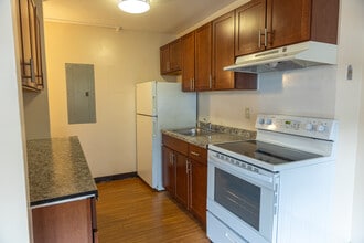 Bayview Towers in Stamford, CT - Foto de edificio - Building Photo
