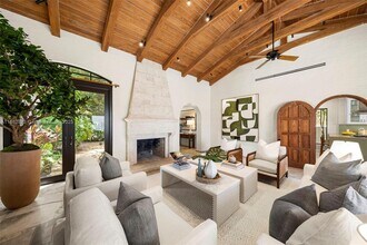 4640 N Bay Rd in Miami Beach, FL - Building Photo - Building Photo