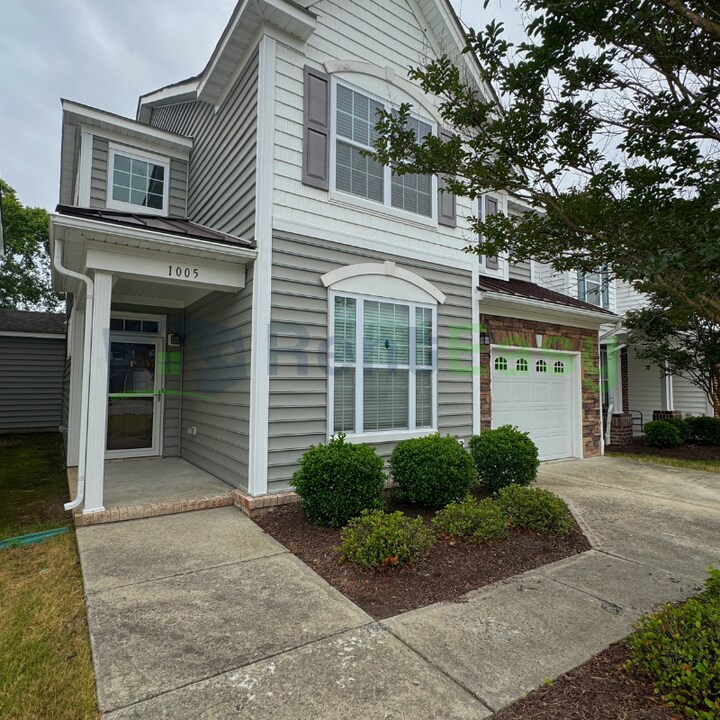 1005 Silver Charm Cir in Suffolk, VA - Building Photo