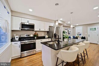 1632 Ridge Pl SE in Washington, DC - Building Photo - Building Photo