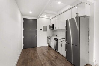 2113 5th Ave, Unit 4 R in New York, NY - Building Photo - Building Photo