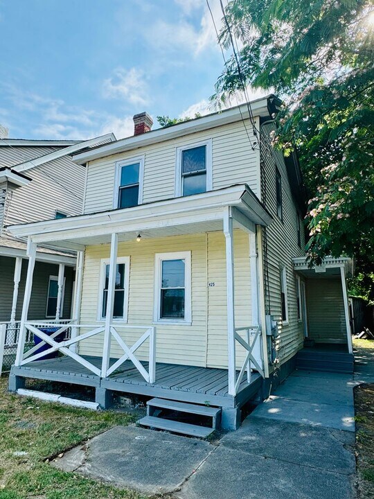 425 N 2nd St in Millville, NJ - Building Photo