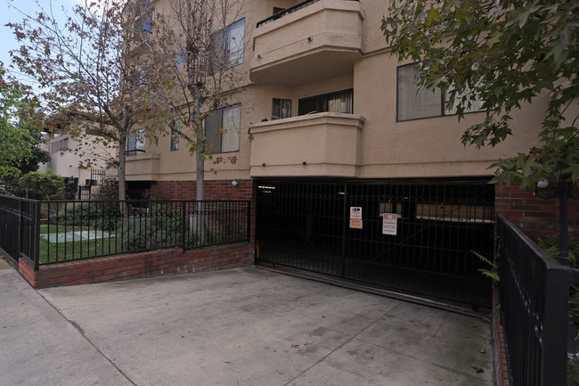 Francis Apartments in Los Angeles, CA - Foto de edificio - Building Photo