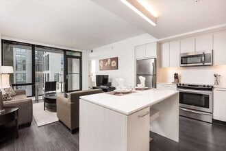 11911 Freedom Dr in Reston, VA - Foto de edificio - Building Photo