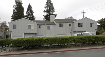 1008 Maywood Ln in Martinez, CA - Foto de edificio - Building Photo