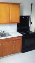 153 Holbrook Ave, Unit 153.5 in Danville, VA - Foto de edificio - Building Photo