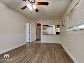 1604 Parker Ln, Unit B in Austin, TX - Building Photo