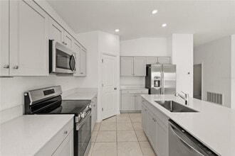 680 Sand Pne Ln in Haines City, FL - Building Photo - Building Photo