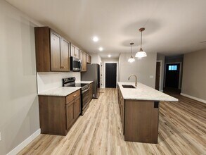 2317 Lake Rd in Altoona, WI - Building Photo - Building Photo