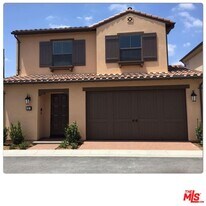 51 Ivory Petal in Irvine, CA - Building Photo