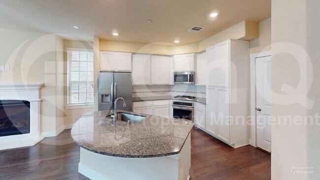 2421 Magalia Ln in Lewisville, TX - Building Photo - Building Photo
