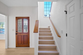 125 Chestnut Ave in South San Francisco, CA - Building Photo - Building Photo