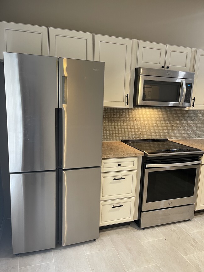 4939 SE Salvatori Rd in Stuart, FL - Building Photo - Building Photo