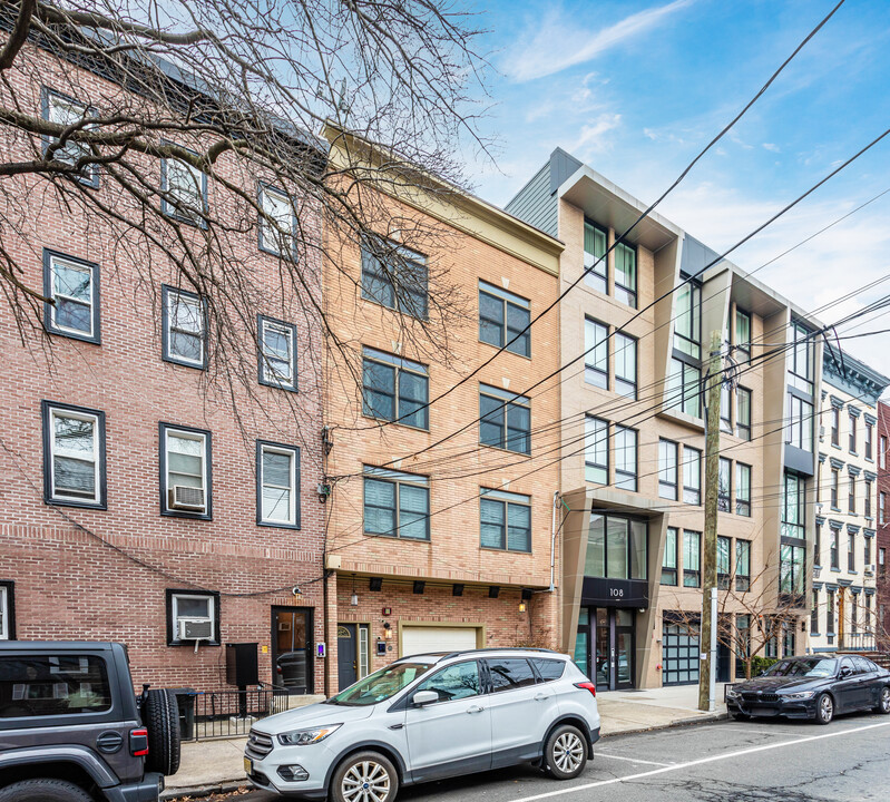 106 Jefferson St in Hoboken, NJ - Building Photo