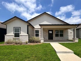 4065 Dayton Dr in Forney, TX - Building Photo