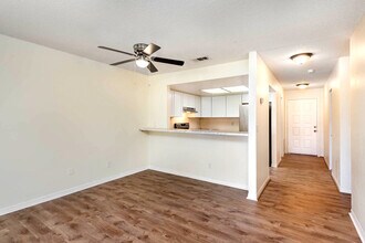 1029 Regency Dr, Unit 10 in Melbourne, FL - Building Photo - Building Photo