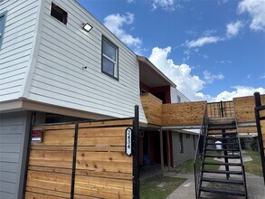 2434 Lidstone St in Houston, TX - Building Photo - Building Photo