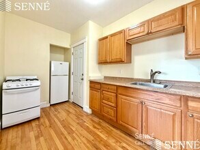 6 Sherborn Ct in Medford, MA - Building Photo - Building Photo