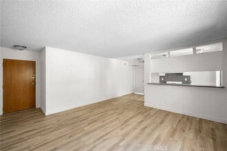 16226 Vanowen St in Los Angeles, CA - Building Photo - Building Photo