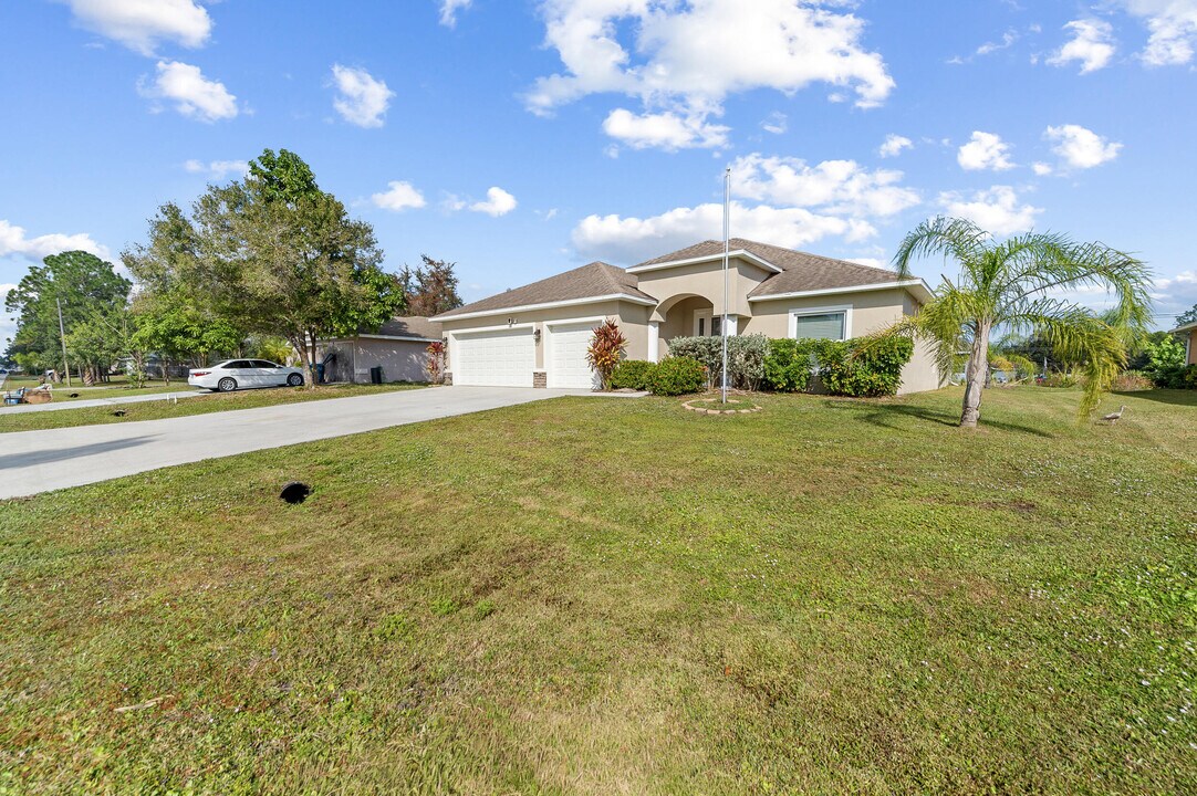 531 Topeka Rd SW in Palm Bay, FL - Building Photo