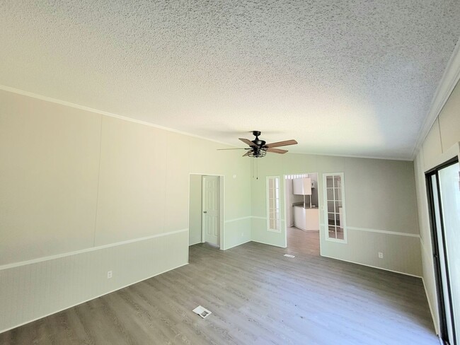 3724 Huntlynn Rd in Charlotte, NC - Building Photo - Building Photo