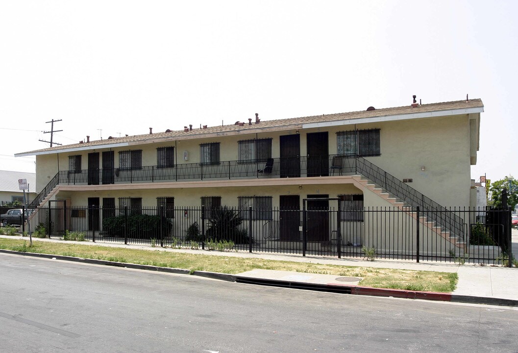 976 E 46th St in Los Angeles, CA - Building Photo