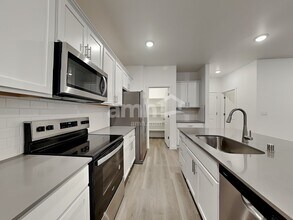 7722 Brenden St SW in Olympia, WA - Foto de edificio - Building Photo