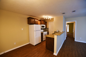 1213 Oney Hervey in College Station, TX - Building Photo - Interior Photo