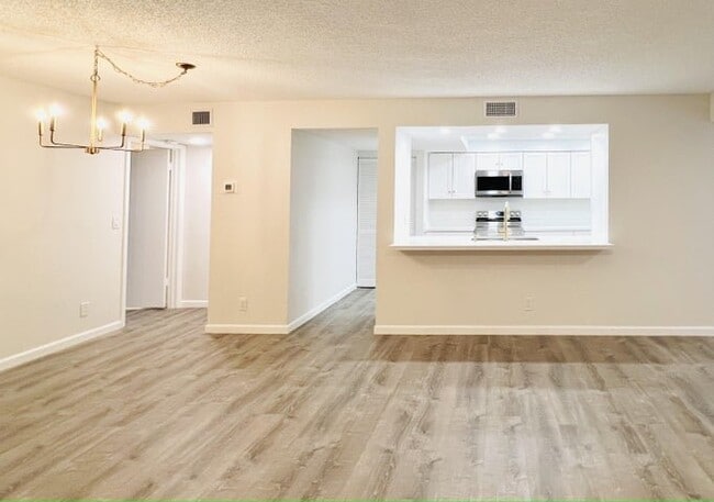 500 Egret Cir in Delray Beach, FL - Foto de edificio - Building Photo