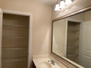 1057 Marne Blvd in Hinesville, GA - Foto de edificio - Building Photo