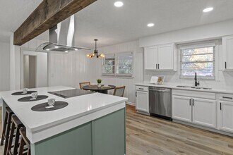 2378 Green Forrest Dr in Decatur, GA - Building Photo - Building Photo