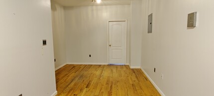 48 Menahan St in Brooklyn, NY - Building Photo - Building Photo