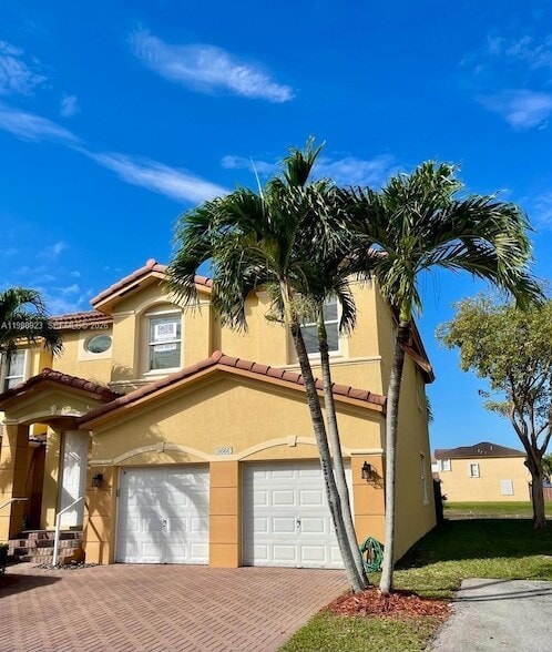 8666 NW 109th Ct in Doral, FL - Building Photo - Building Photo